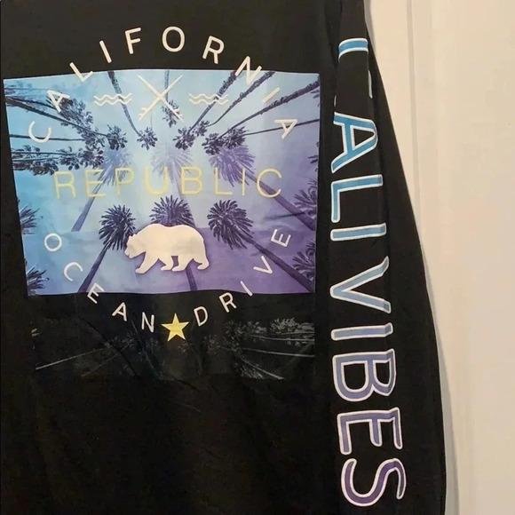 Cali Vibes Black Long Sleeve Logo T-Shirt - Picture 4 of 8